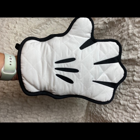 Official Disney Parks Mickey Mouse Hand Oven Mitt - Picture 4 of 4